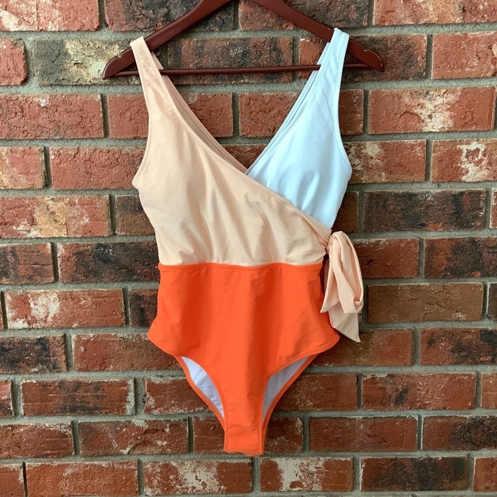 Cupshe Orange Colorblock V Neck One Piece Swimsuit - Picture 3 of 9